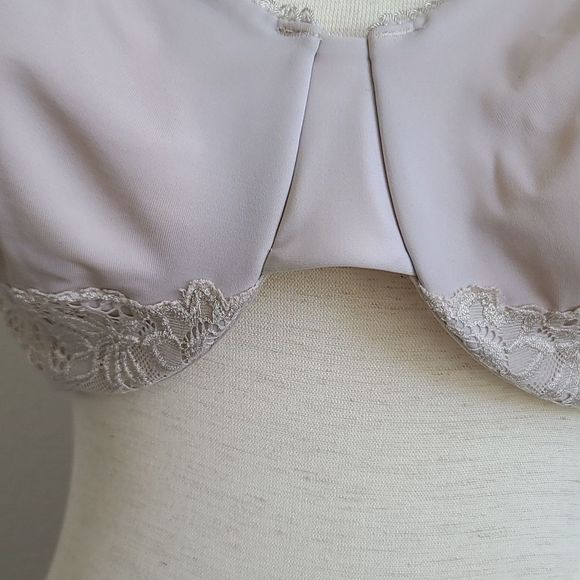 OLGA 40C PLUS SIZE BRA - Picture 2 of 10